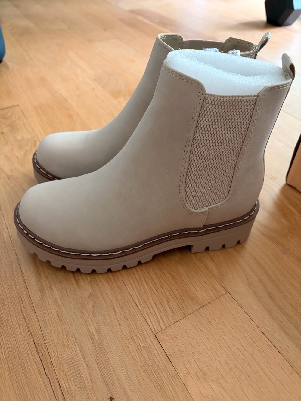 Soda Cream Chelsea Lug Ankle Boots - Picture 5 of 7